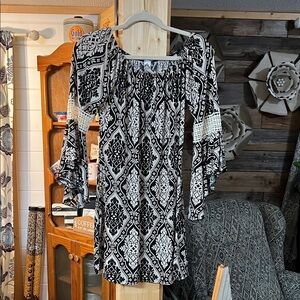 Chic Black and White Patterned Dress